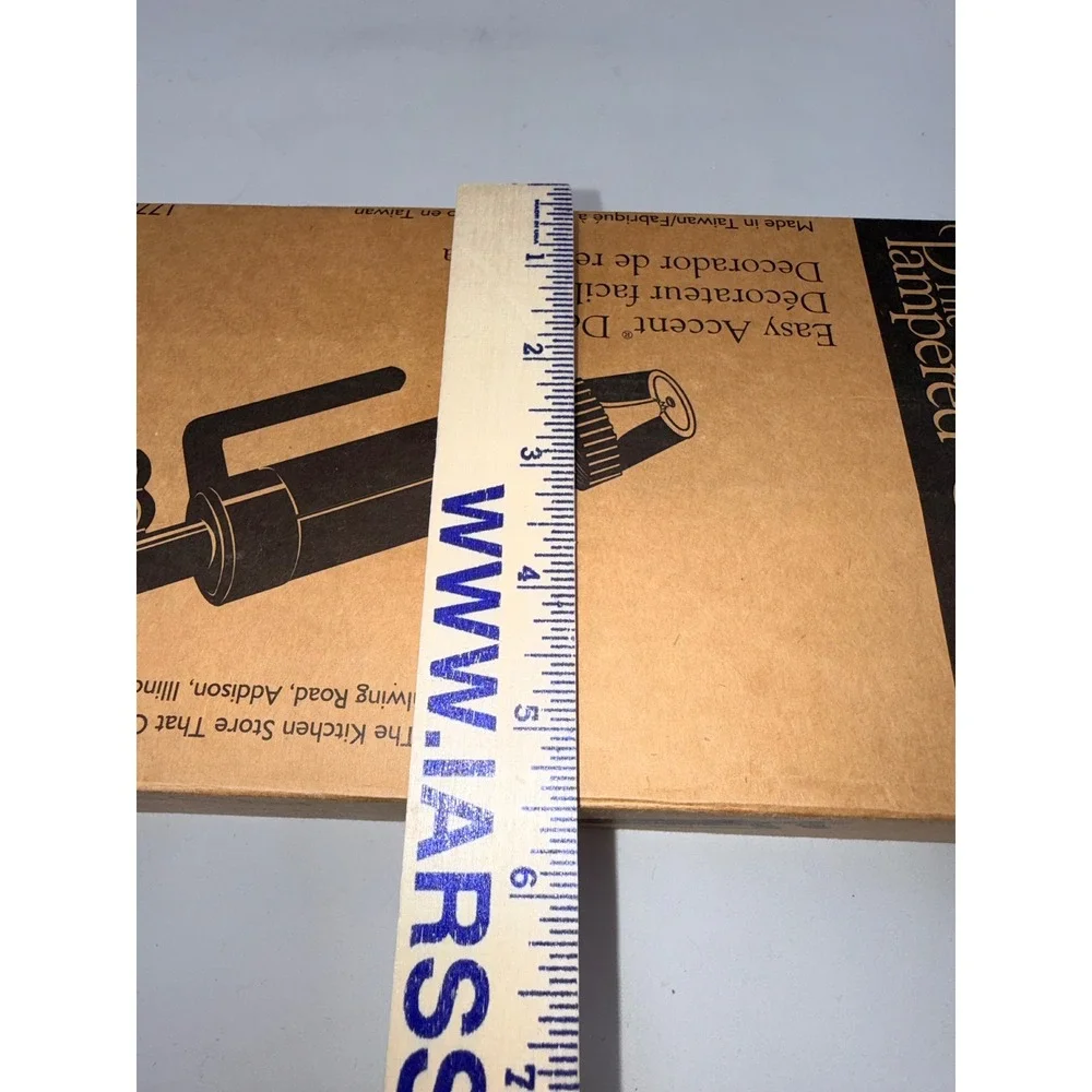 Pampered Chef Easy Accent Decorator Unisex White  Icing Press 1778